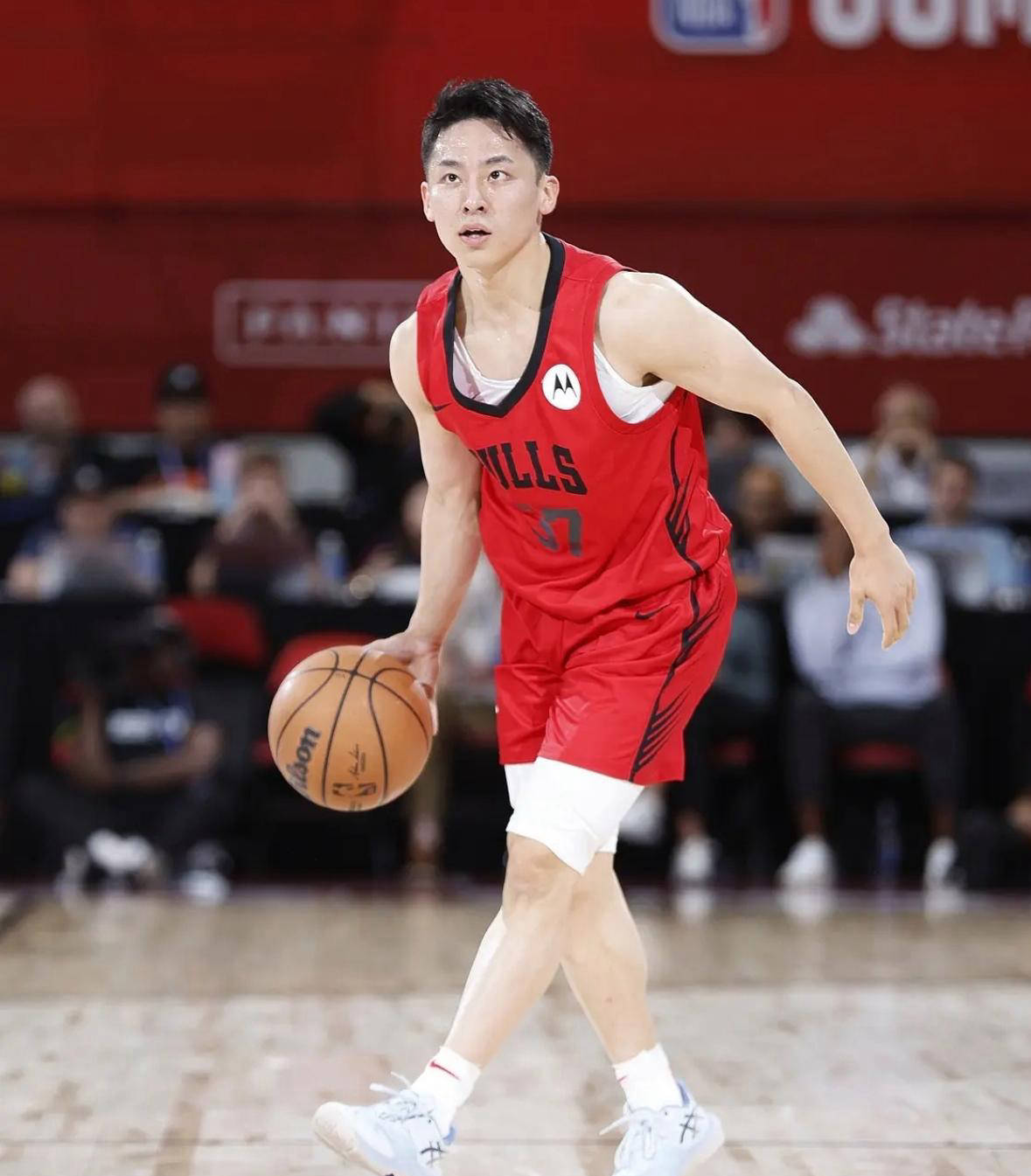 草根逆袭！河村勇辉成功签约芝加哥公牛重返NBA
