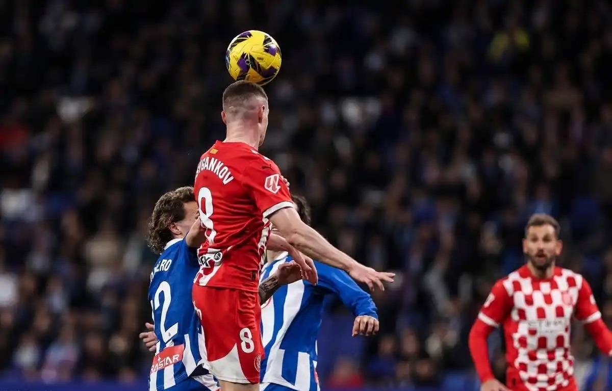 西甲-赫罗纳1-1西班牙人：主队前黑马，武磊母队新黑马|前瞻