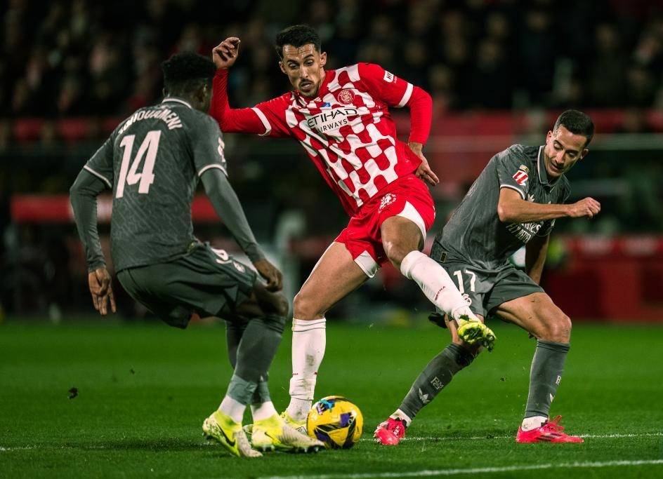 西甲-赫罗纳1-1西班牙人：主队前黑马，武磊母队新黑马|前瞻