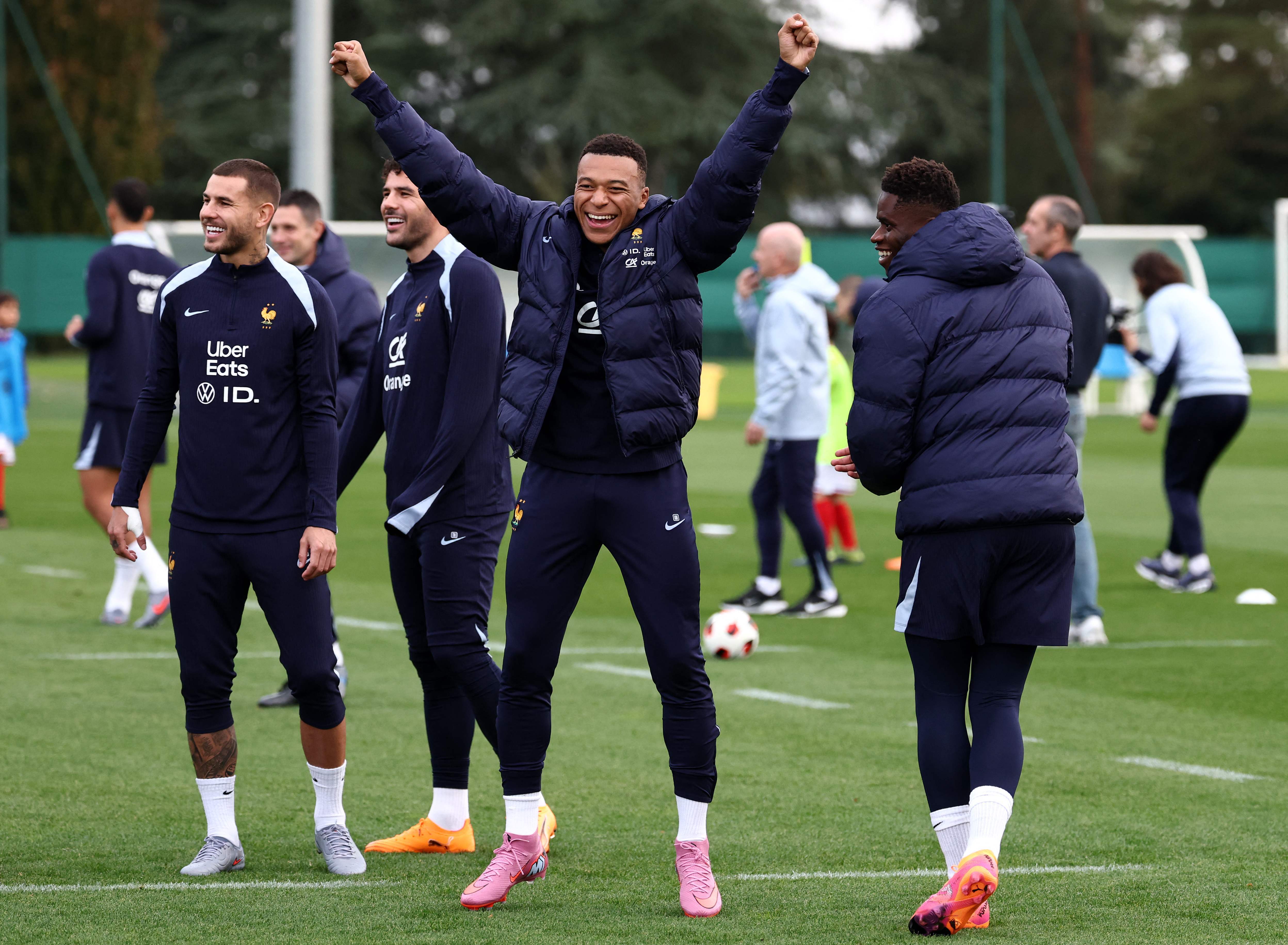 爱游戏体育官网-（外代二线）足球——世预赛：法国队备战